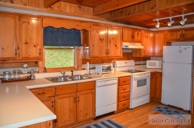 250 Deer Ridge Road Crumpler, NC 28617 - Photo 19 of 22 Gallery Image 19