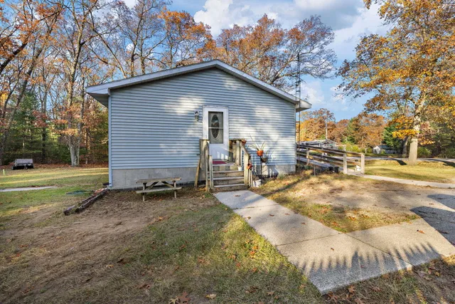 $199,900 | 6779 Automobile Road, Twin Lake, MI 49457