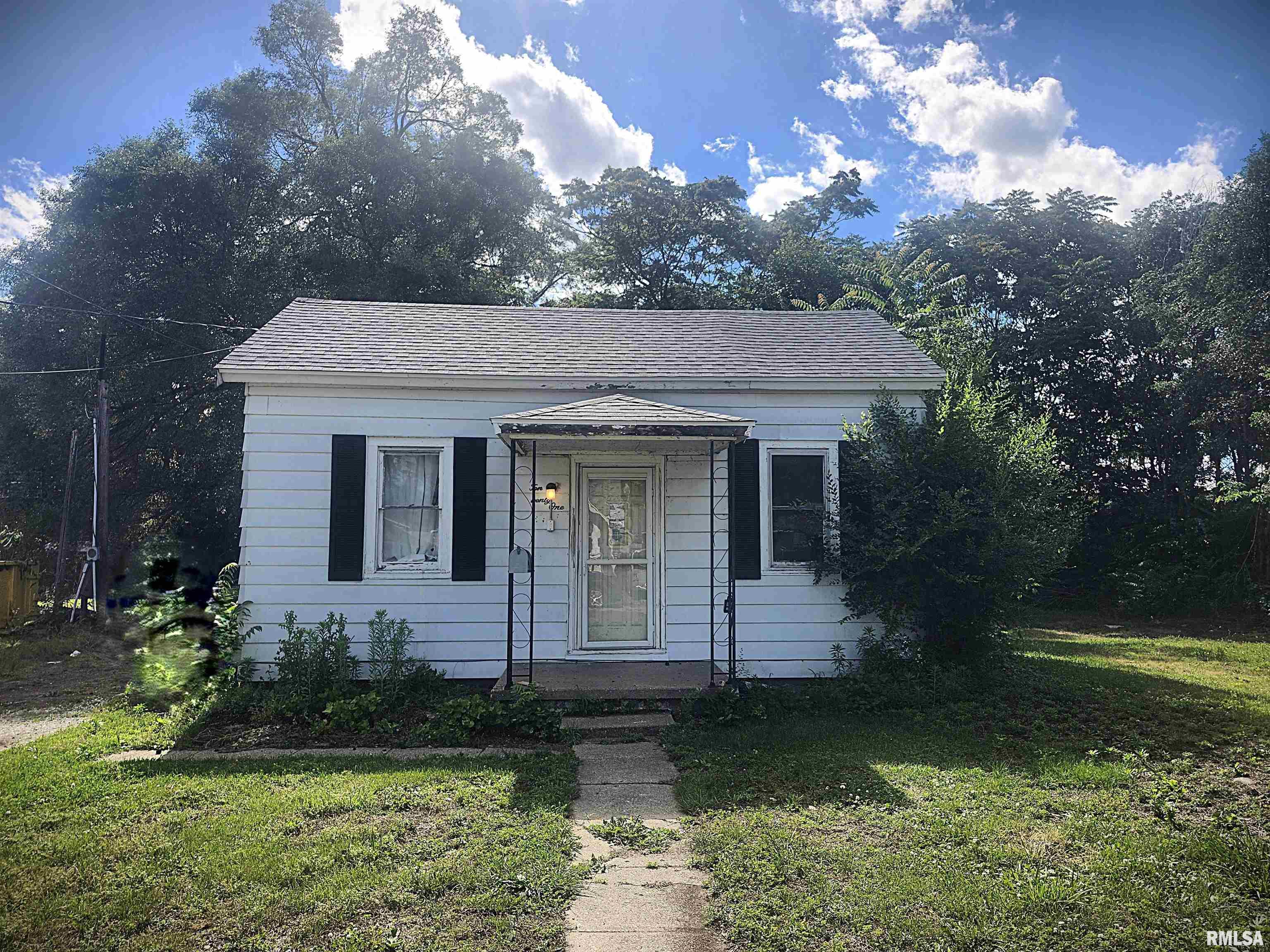 1021 Maple Street Pekin, IL 61554 - Photo 1 of 13