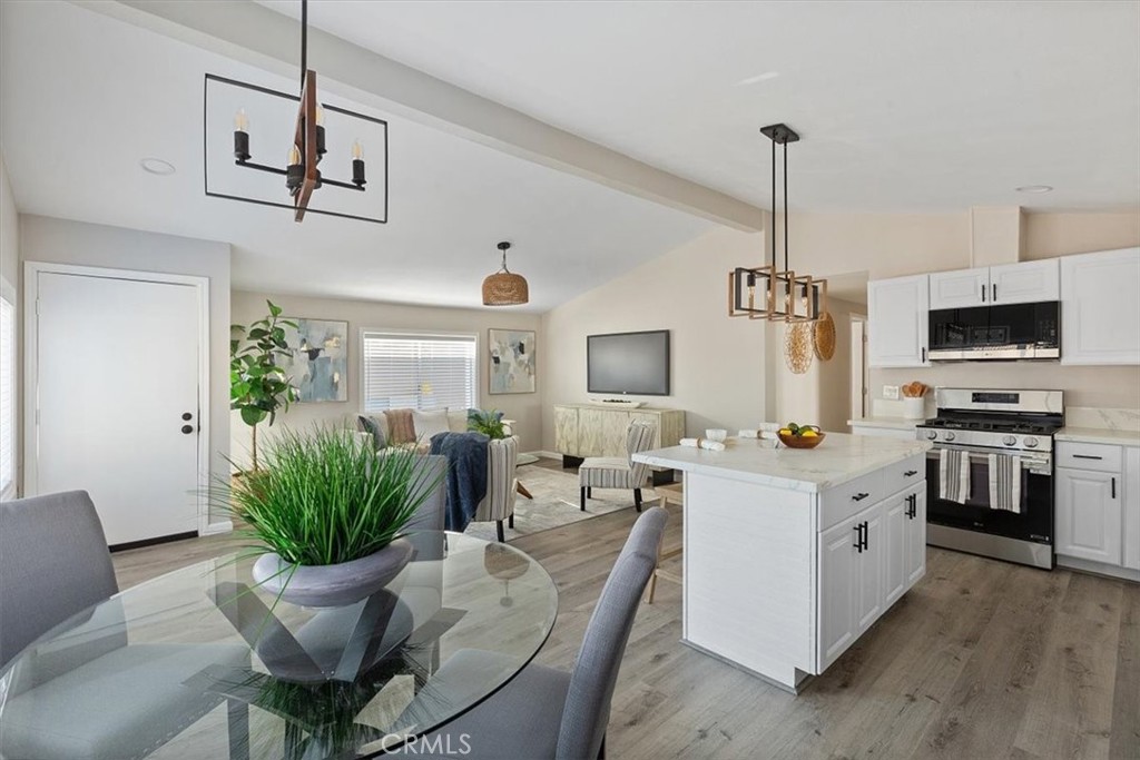 201 Rd Runner Lane Fountain Valley, CA 92708 - Photo 8 of 31