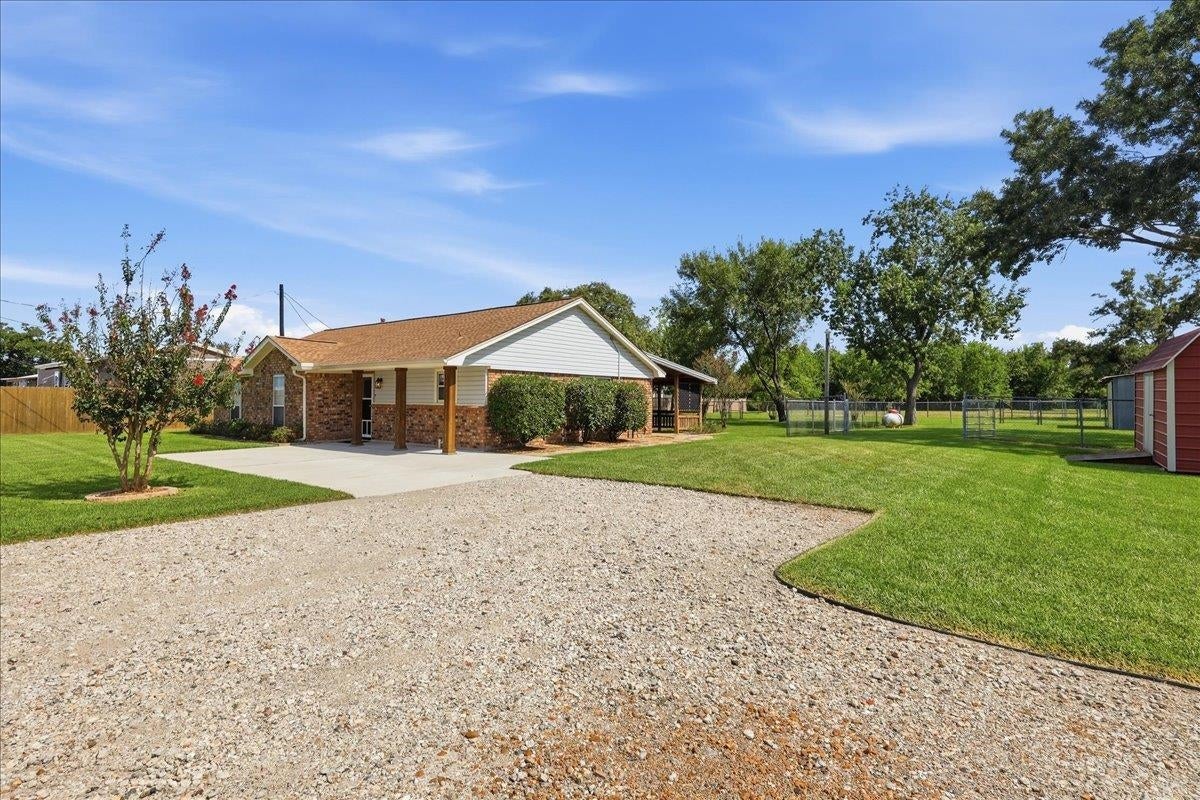 4225 McLean Road Baytown, TX 77521 - Photo 2 of 35 Gallery Image 2