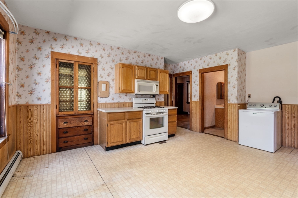 6 Indiana Street Worcester, MA 01604 - Photo 7 of 42 Gallery Image 7