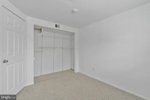 $2,300 | 8619 Welbeck Way, Gaithersburg, MD 20886