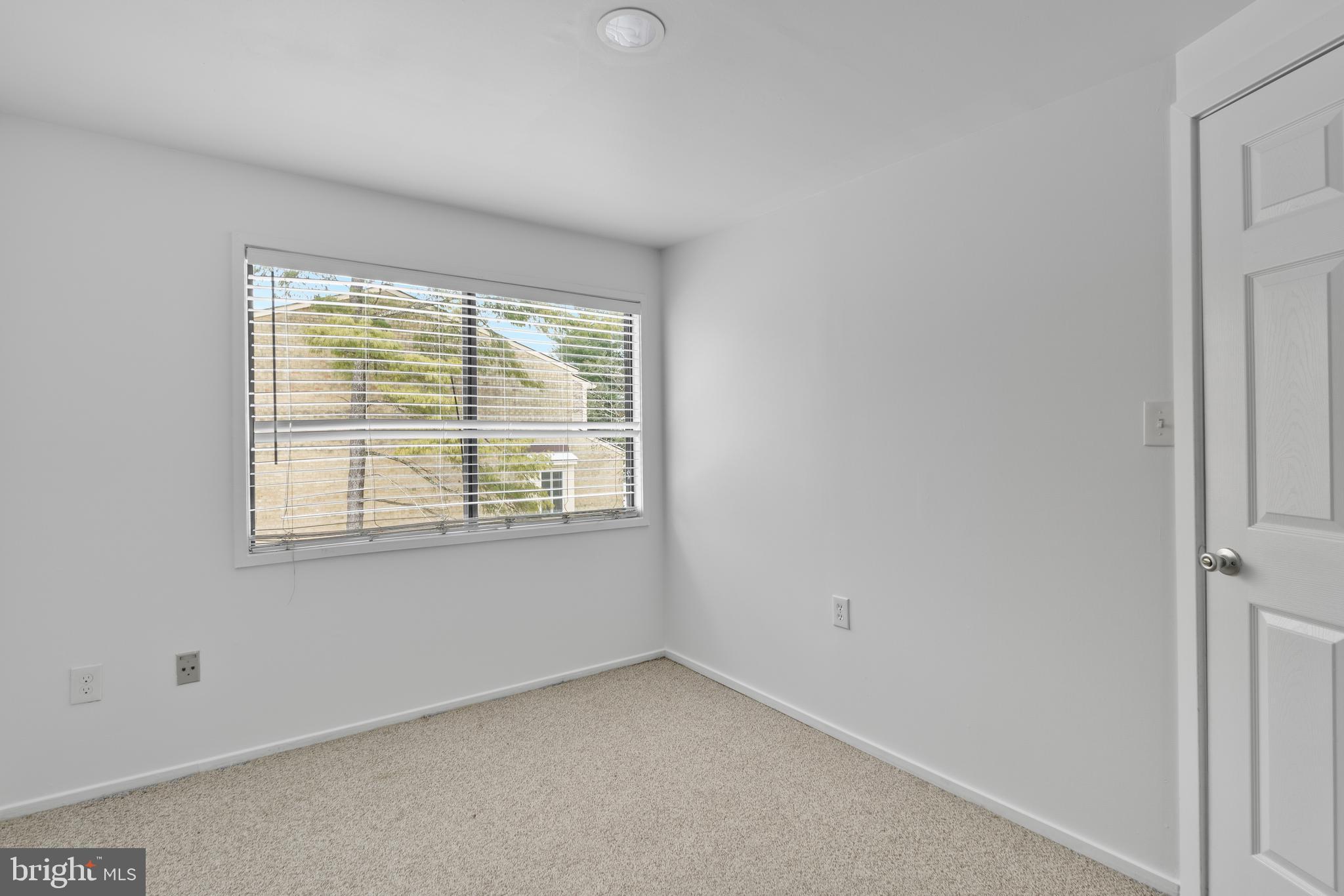 8619 Welbeck Way Gaithersburg, MD 20886 - Photo 13 of 25