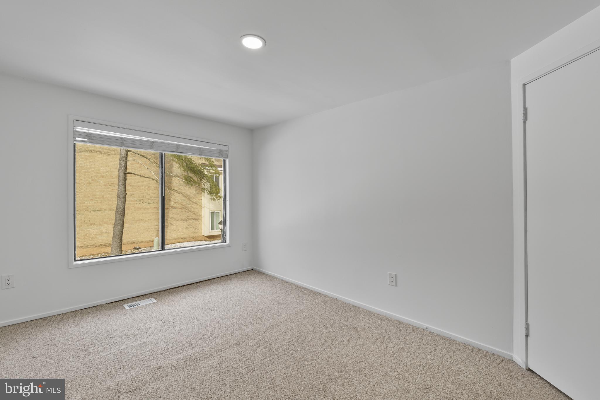 8619 Welbeck Way Gaithersburg, MD 20886 - Photo 18 of 25