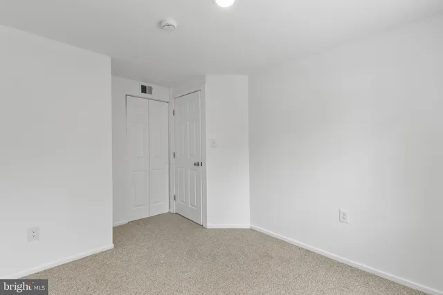 $2,300 | 8619 Welbeck Way, Gaithersburg, MD 20886