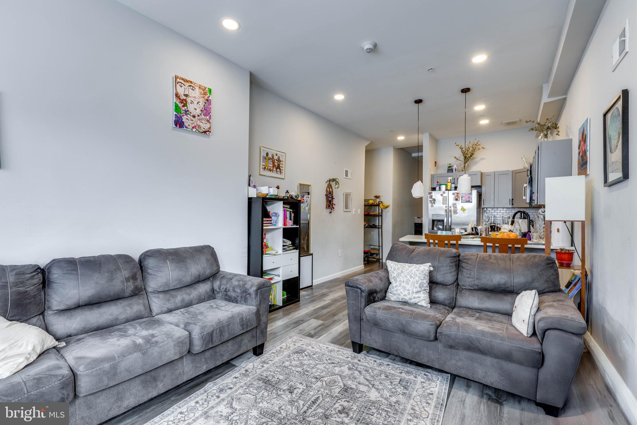 623 West Oxford Street Philadelphia, PA 19122 - Photo 21 of 26 a living room with furniture and a couch