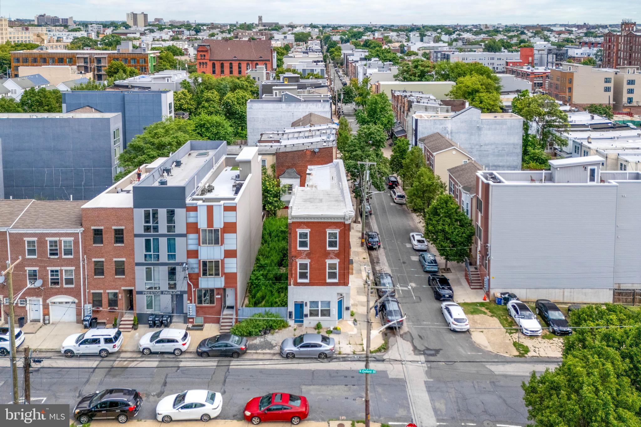 623 West Oxford Street Philadelphia, PA 19122 - Photo 25 of 26 an aerial view of a city with streets and houses