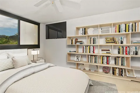 $649,000 | 250 Kawaihae Street, Unit 2E, Honolulu, HI 96825