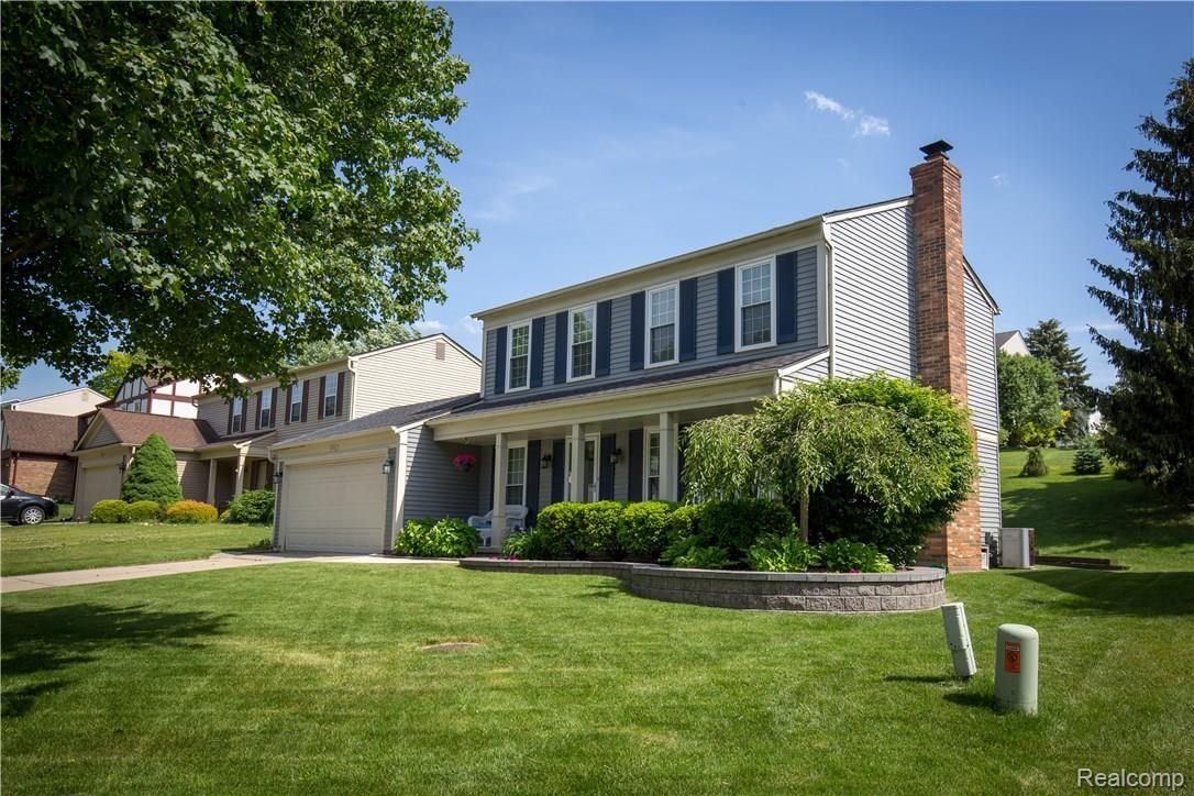 306 Whitney Drive Rochester, MI 48307 - Photo 2 of 38 ZT7A1865.jpg