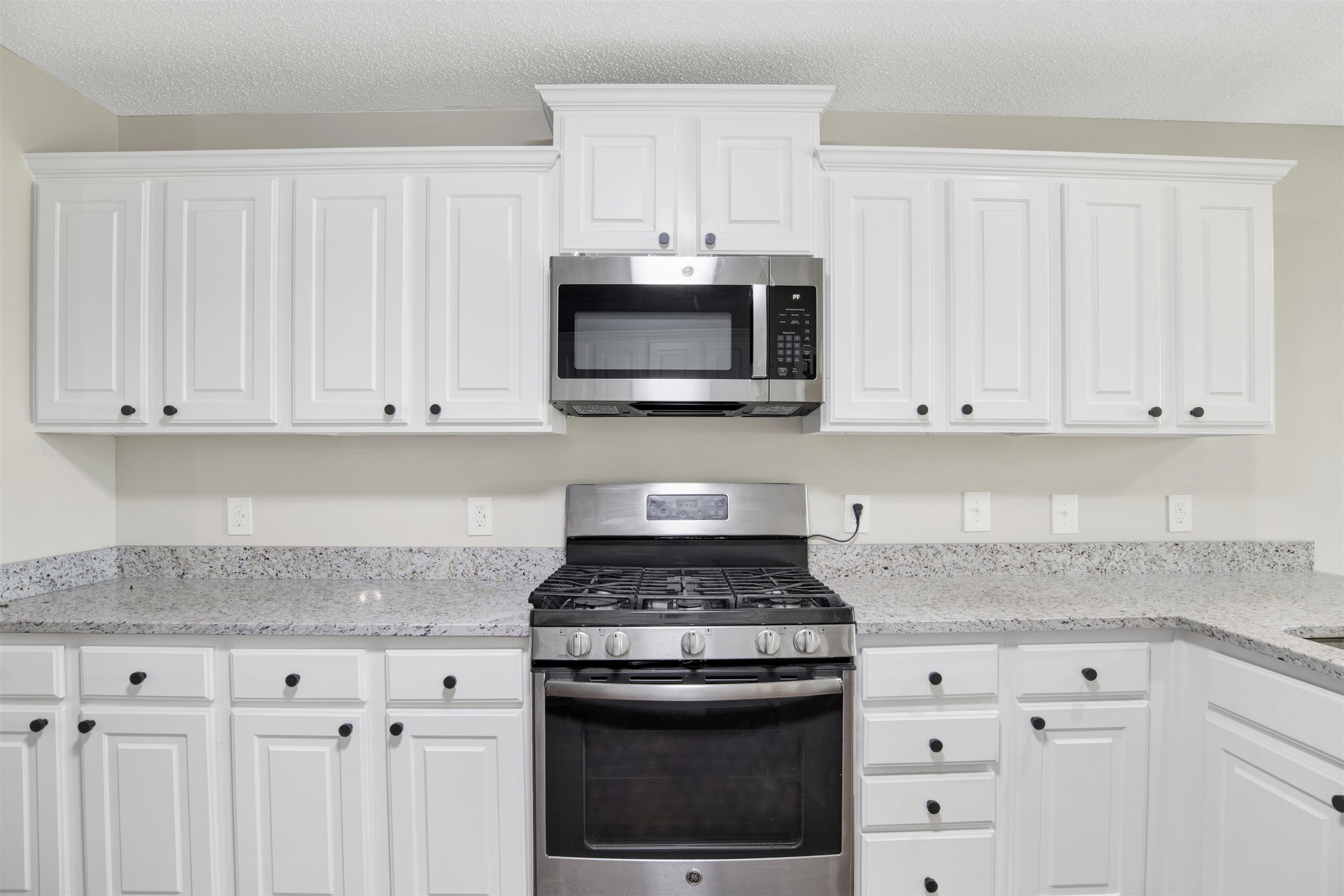 9825 Fairway Drive Foley, AL 36535 - Photo 9 of 39 Kitchen