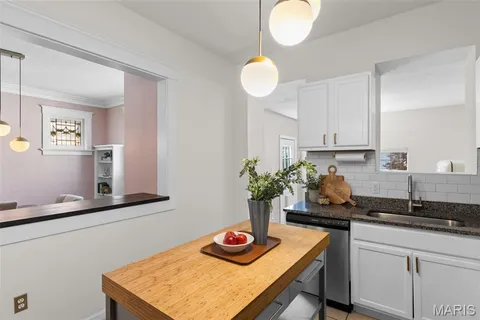 $365,000 | 5928 De Giverville Avenue, St. Louis, MO 63112