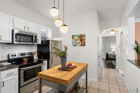 $365,000 | 5928 De Giverville Avenue, St. Louis, MO 63112