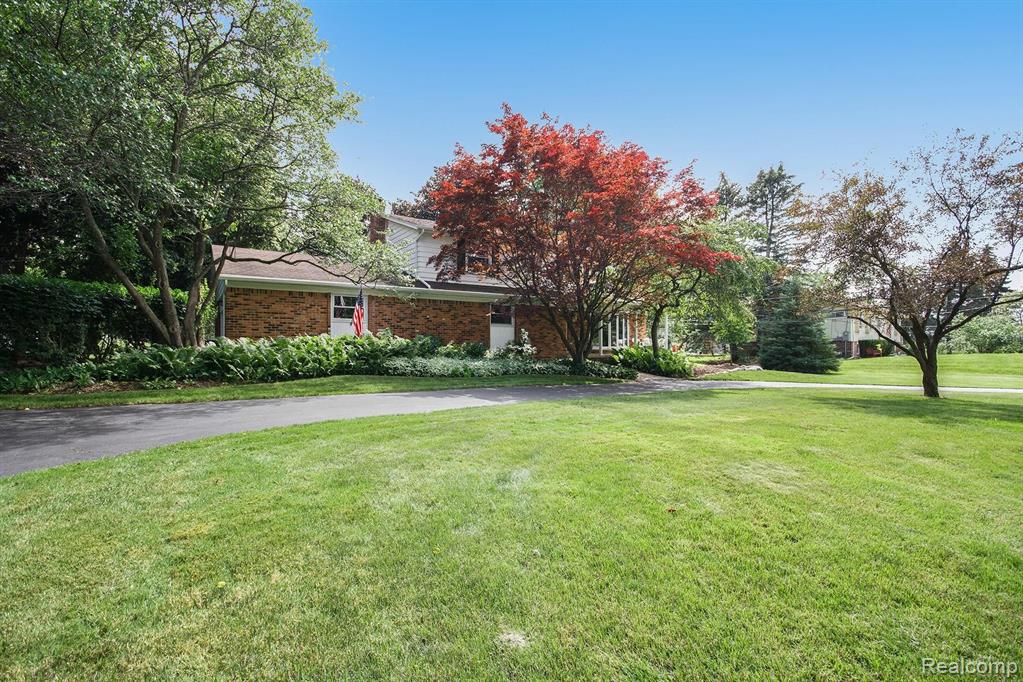2991 Mohawk Lane Rochester Hills, MI 48306 - Photo 2 of 33