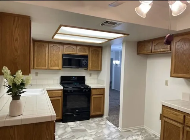 $1,700 | 19052 Primrose Lane, Apple Valley, CA 92308