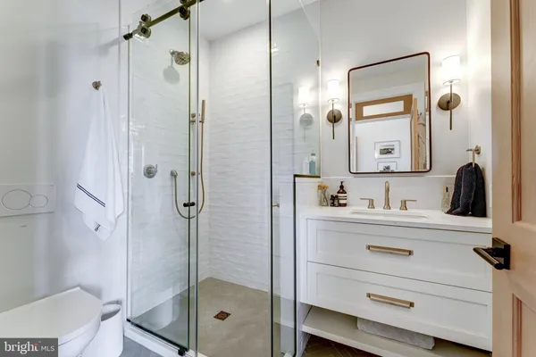 $16,000 | 1327 R Street Northwest, Unit 2, Washington, DC 20009