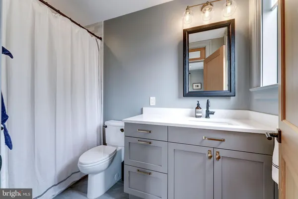 $16,000 | 1327 R Street Northwest, Unit 2, Washington, DC 20009