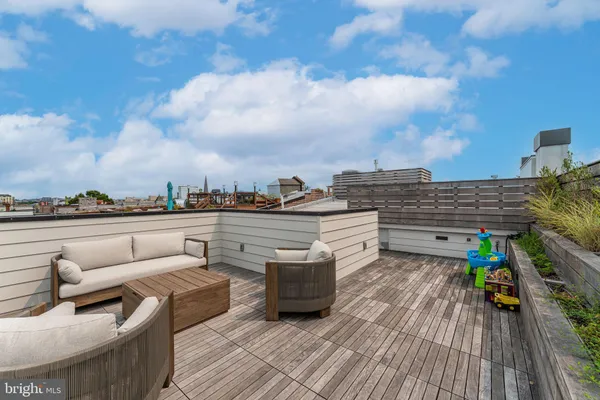 $16,000 | 1327 R Street Northwest, Unit 2, Washington, DC 20009