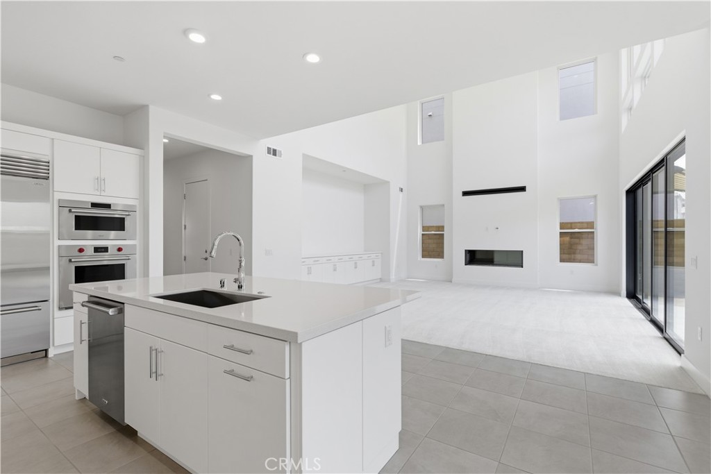 153 Apron Irvine, CA 92618 - Photo 7 of 28
