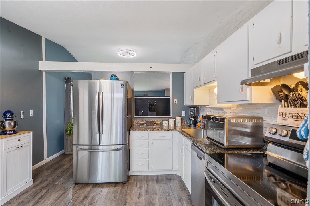 4187 Burningtree Road Clay, NY 13090 - Photo 10 of 30