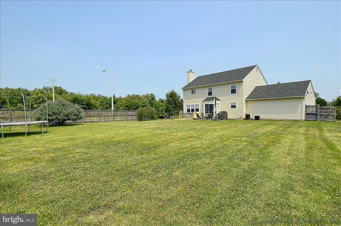 307 Stuart Court Berryville, VA 22611 - Photo 20 of 29 Huge, fully fenced back yard