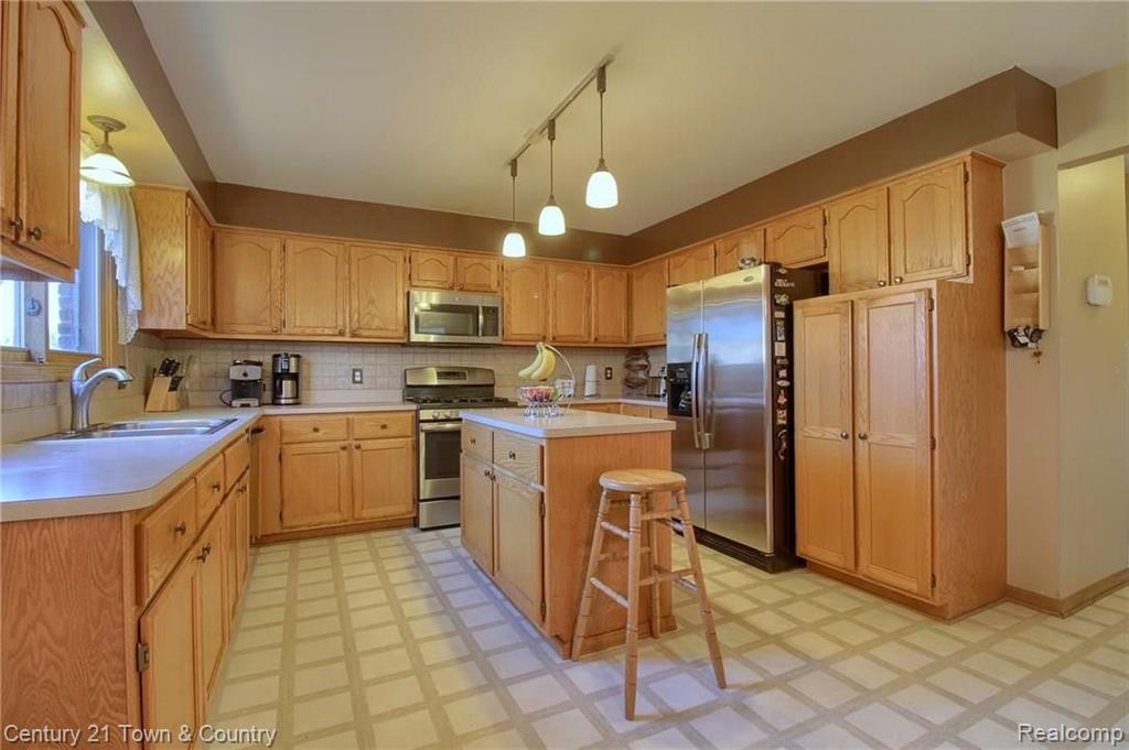 51959 Boland Road Chesterfield, MI 48047 - Photo 7 of 39