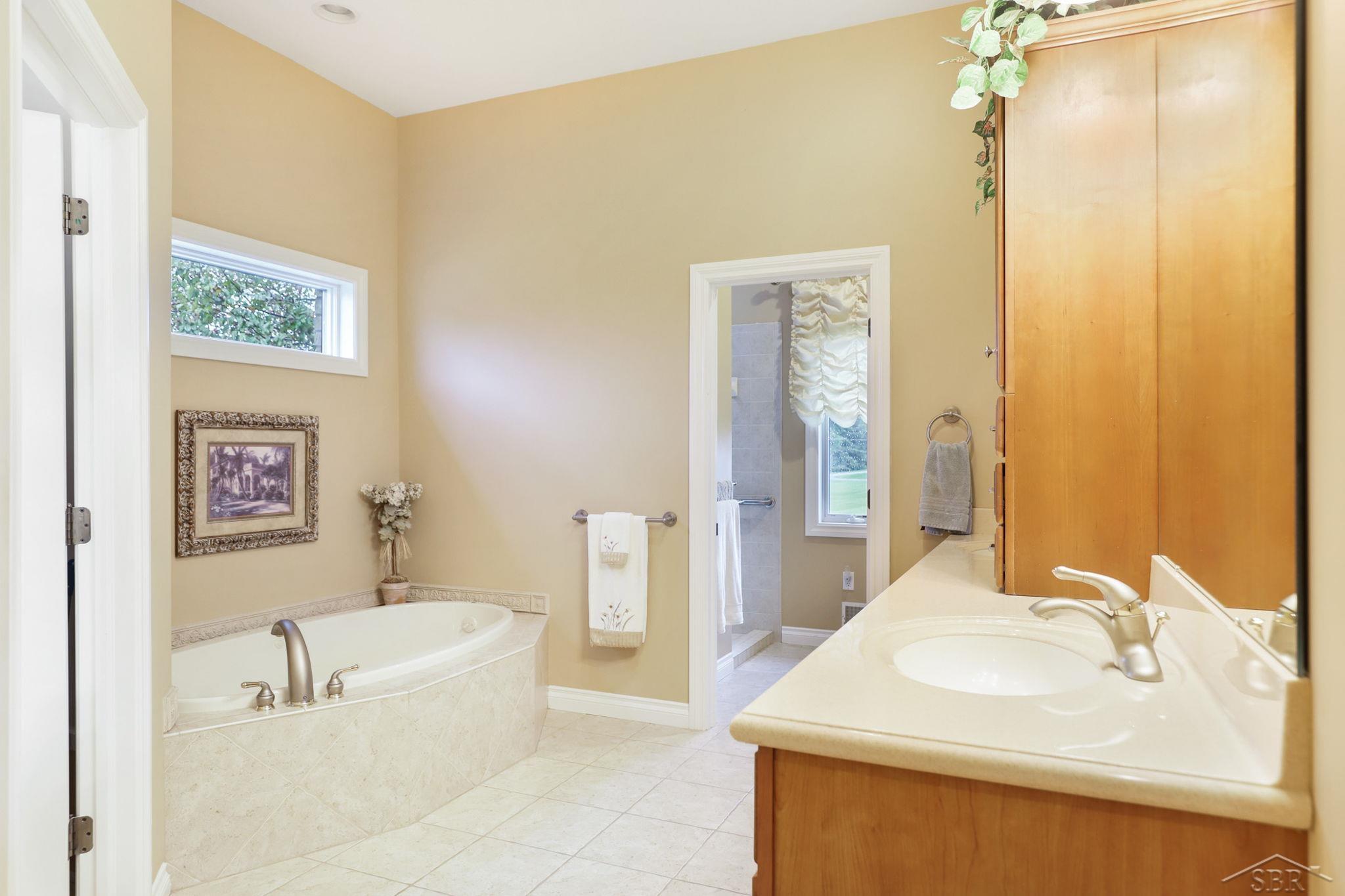 4100 Hackett Road Saginaw, MI 48603 - Photo 34 of 71 50094336-33.JPG