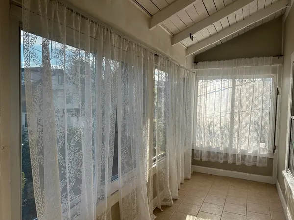 $3,600 | 11 Pennsylvania Avenue, Unit 11, Newton, MA 02464