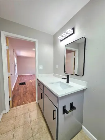 $950 | 208 Cemetery Road, Unit 1, Willis, TX 77378