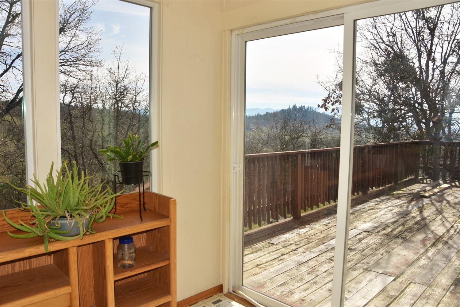 1352 West Linn Road Eagle Point, OR 97524 - Photo 11 of 24 Additional Photo