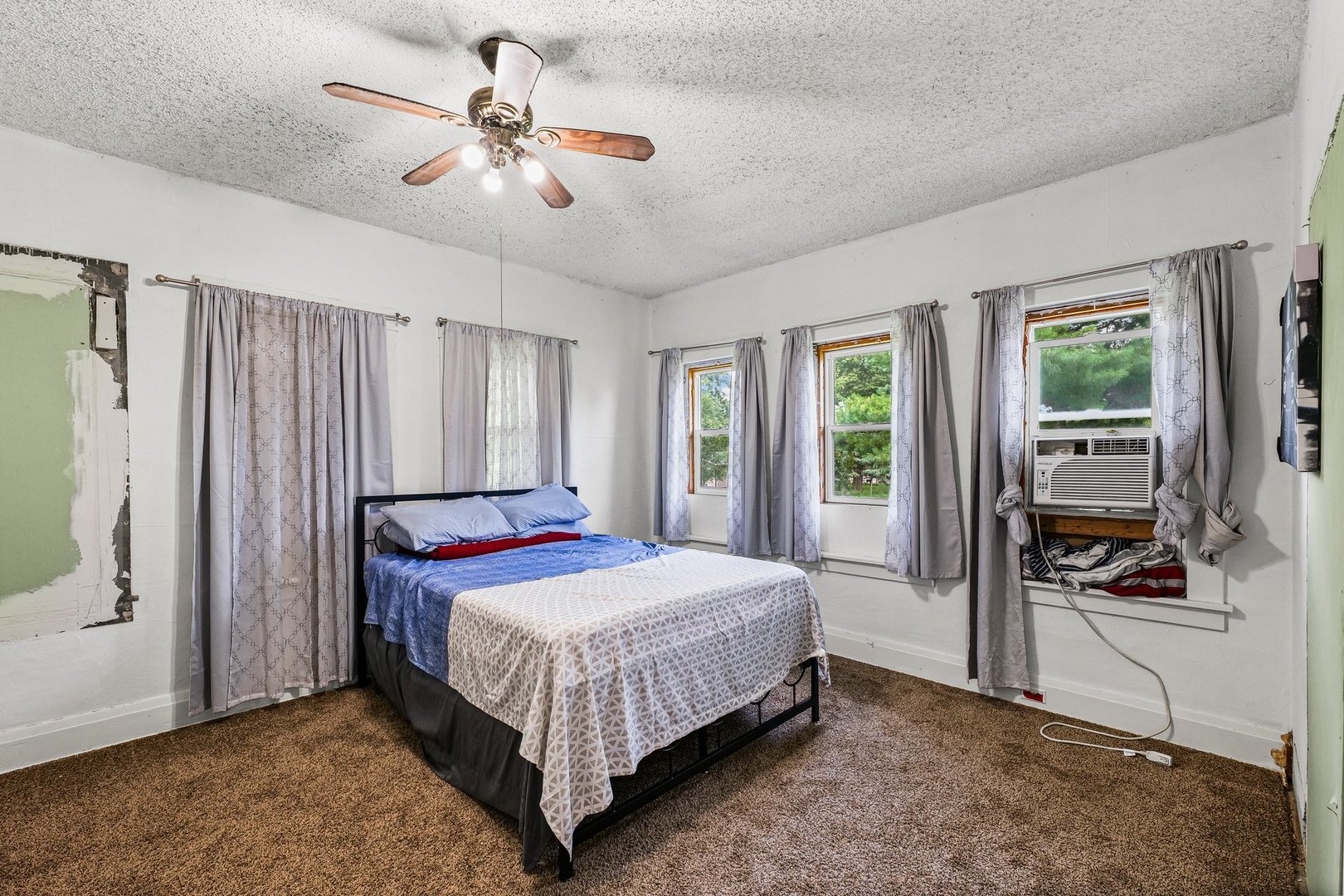 3609 Artesian Avenue Armstrong, IL 61812 - Photo 18 of 32 a bedroom with a bed and a window
