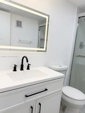 $2,500 | 220 Lakeview Drive, Unit 102, Weston, FL 33326