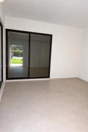 $2,500 | 220 Lakeview Drive, Unit 102, Weston, FL 33326
