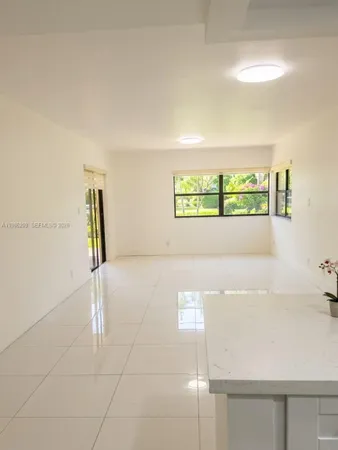 $2,500 | 220 Lakeview Drive, Unit 102, Weston, FL 33326