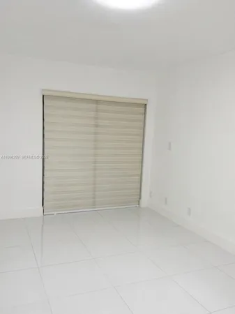 $2,500 | 220 Lakeview Drive, Unit 102, Weston, FL 33326