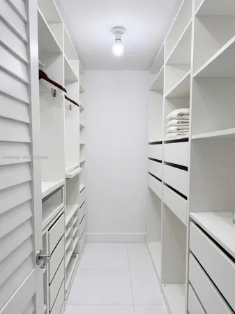 $2,500 | 220 Lakeview Drive, Unit 102, Weston, FL 33326