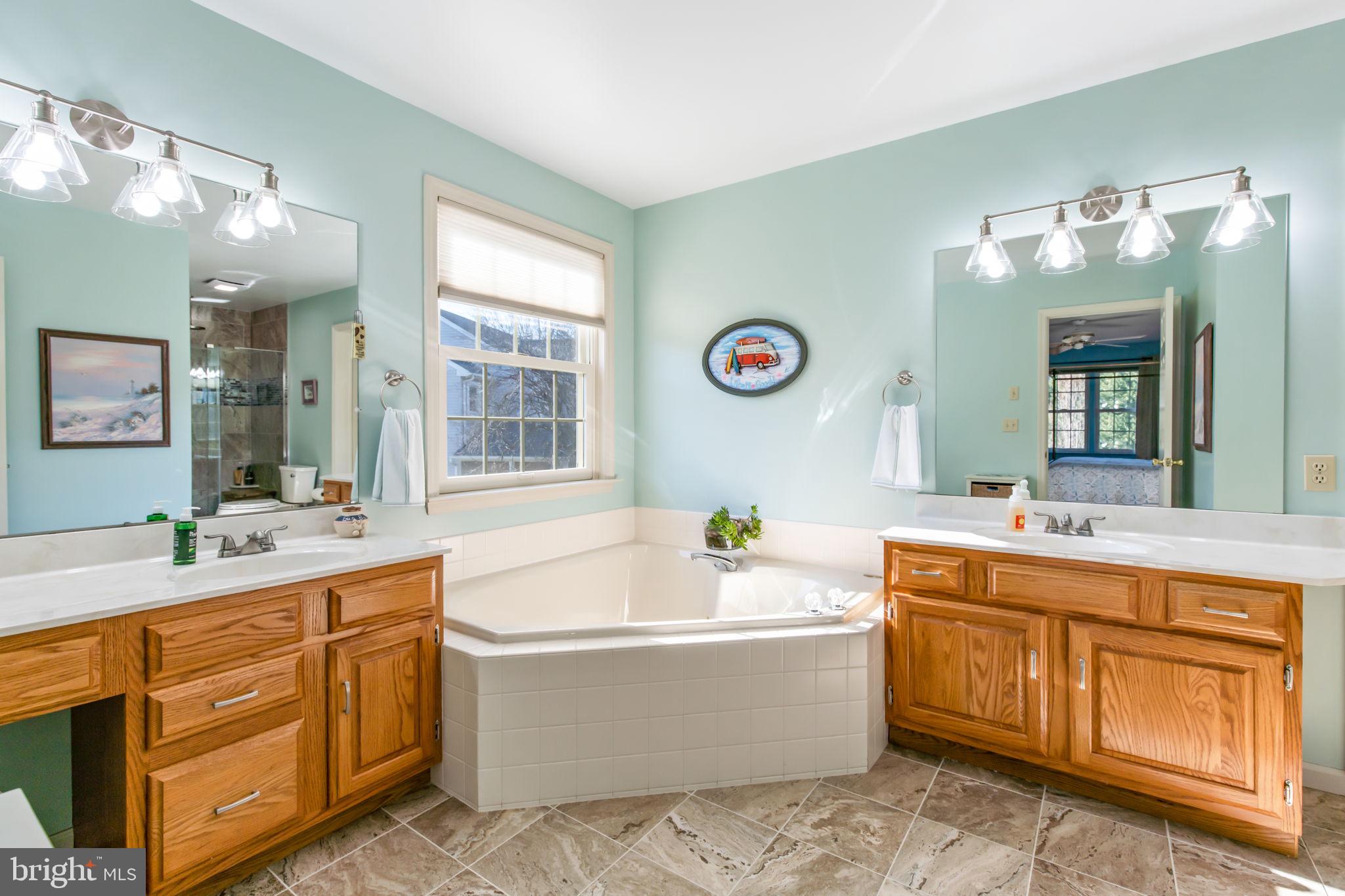 15 Alice Avenue Lititz, PA 17543 - Photo 20 of 40 Primary Bath