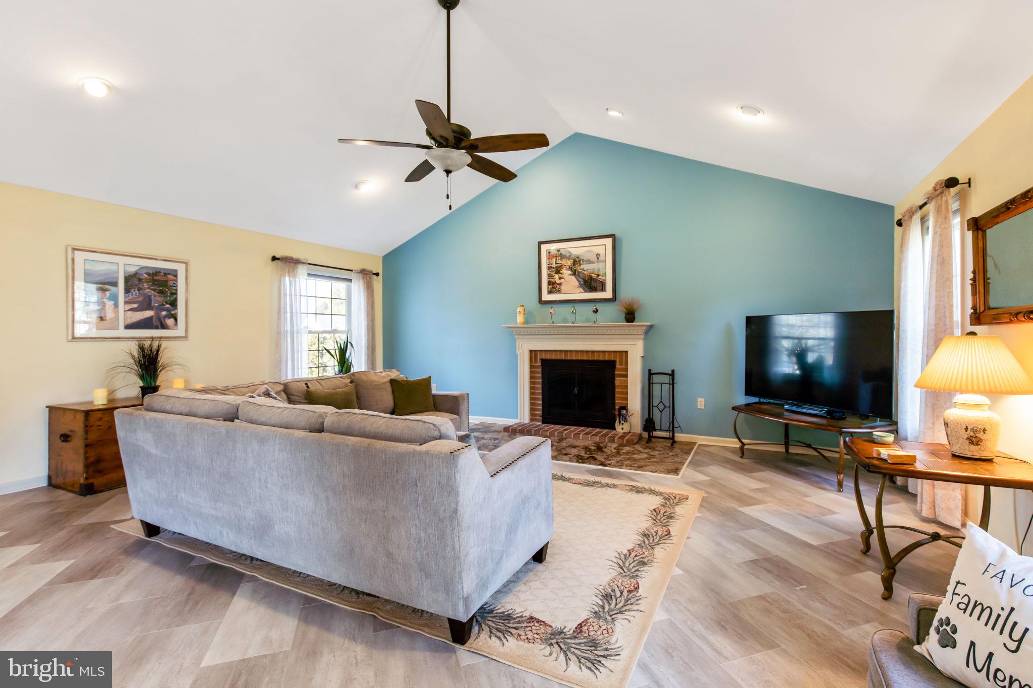15 Alice Avenue Lititz, PA 17543 - Photo 6 of 40 Living Room