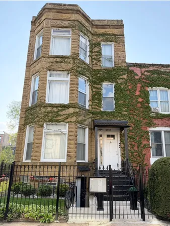 $2,100 | 4340 South Berkeley Avenue, Unit 3, Chicago, IL 60653