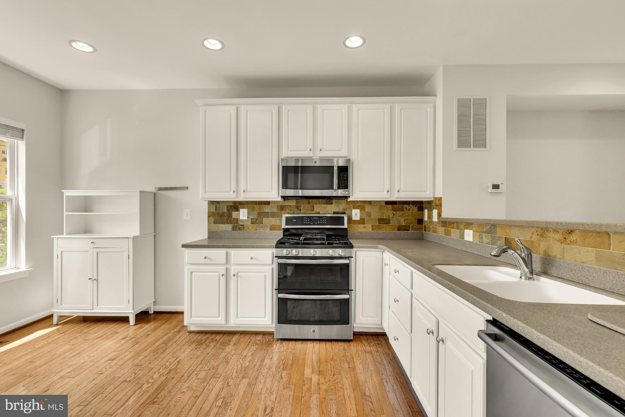1227 V Street Northwest Washington, DC 20009 - Photo 17 of 38