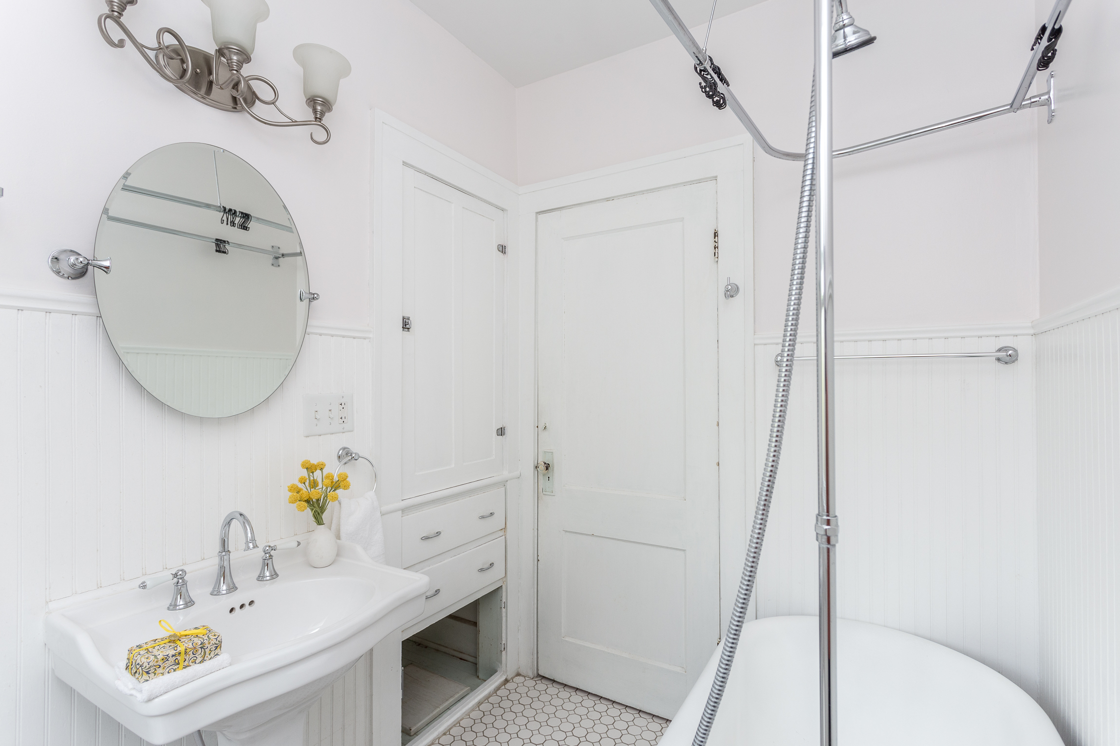 30 North Kenmore Road Indianapolis, IN 46219 - Photo 18 of 26 Gallery Image 18