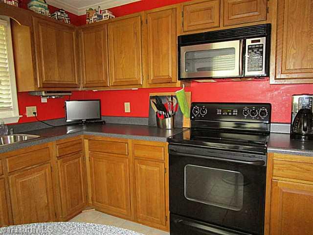 1742 Ternberry Road High Point, NC 27262 - Photo 5 of 15 Kitchen.