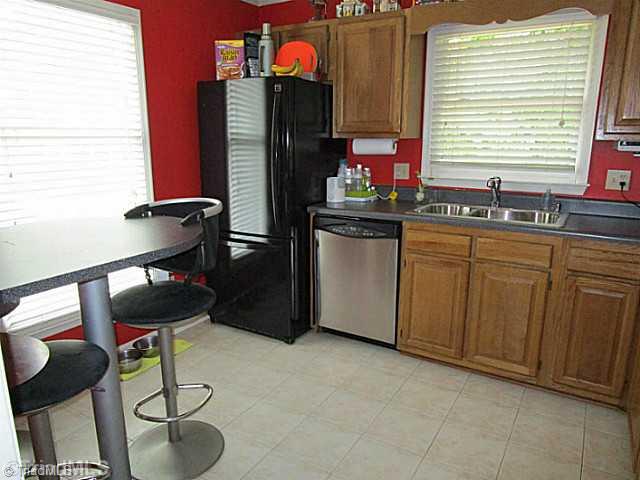 1742 Ternberry Road High Point, NC 27262 - Photo 6 of 15 Kitchen.