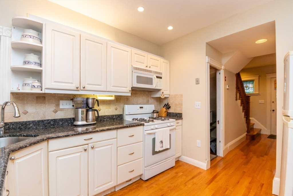 46 Perham Street Boston, MA 02132 - Photo 5 of 42 Gallery Image 5