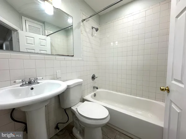 $2,400 | 23 Lily Street, Hamilton, NJ 08610