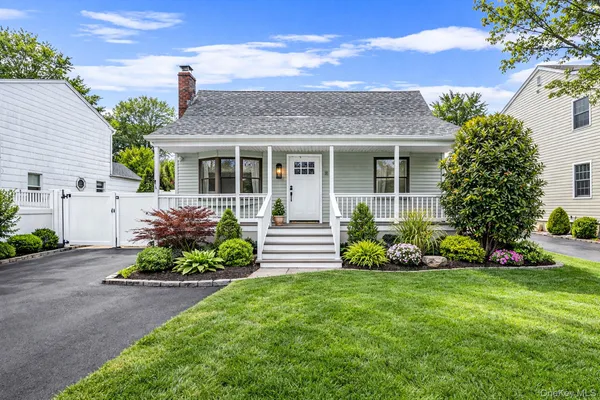 $609,000 | 10 Terry Place, Center Moriches, NY 11934