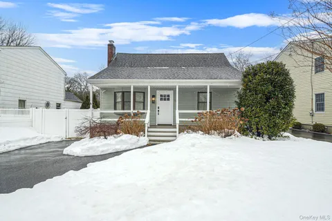 $609,000 | 10 Terry Place, Center Moriches, NY 11934