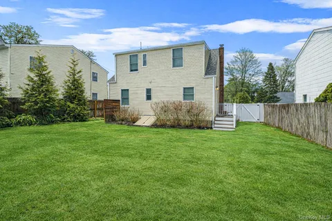 $609,000 | 10 Terry Place, Center Moriches, NY 11934