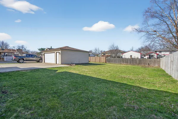 $340,000 | 3005 Art Schultz Drive, Plainfield, IL 60586