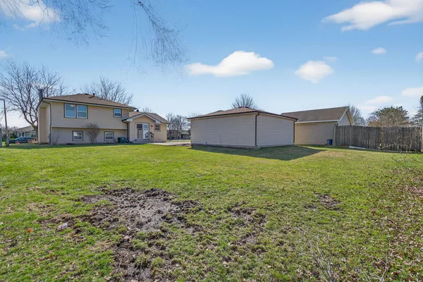 $340,000 | 3005 Art Schultz Drive, Plainfield, IL 60586